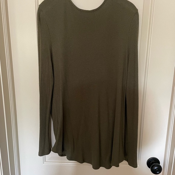 N/P one size army green top - Picture 2 of 3